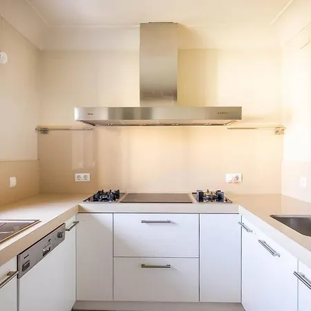 Apartment House Next To Charming Cathedral Garage Included